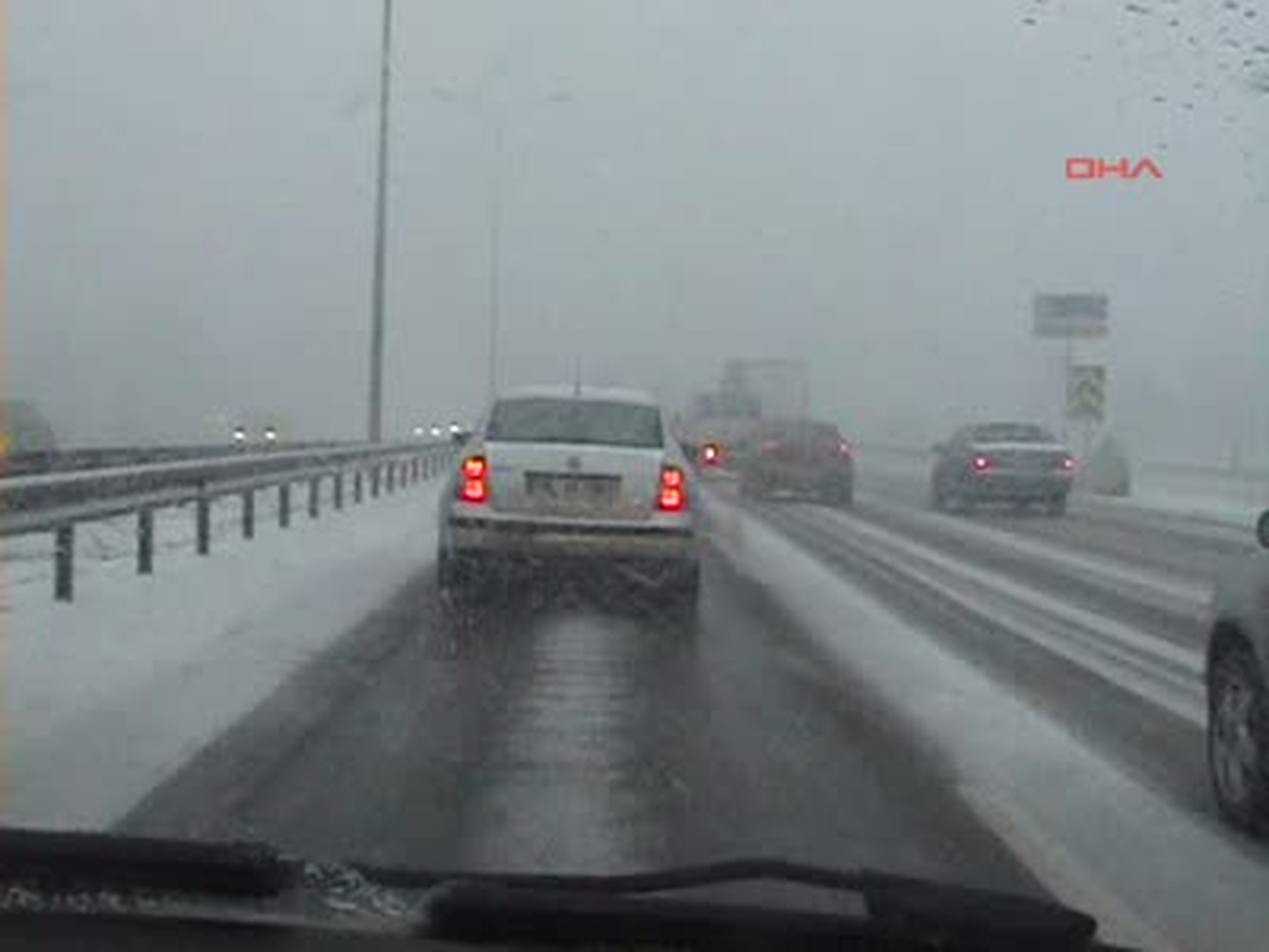 Zincirsiz Trafiğe Çıkan Araç Sürücüleri Zor Anlar Yaşadı...