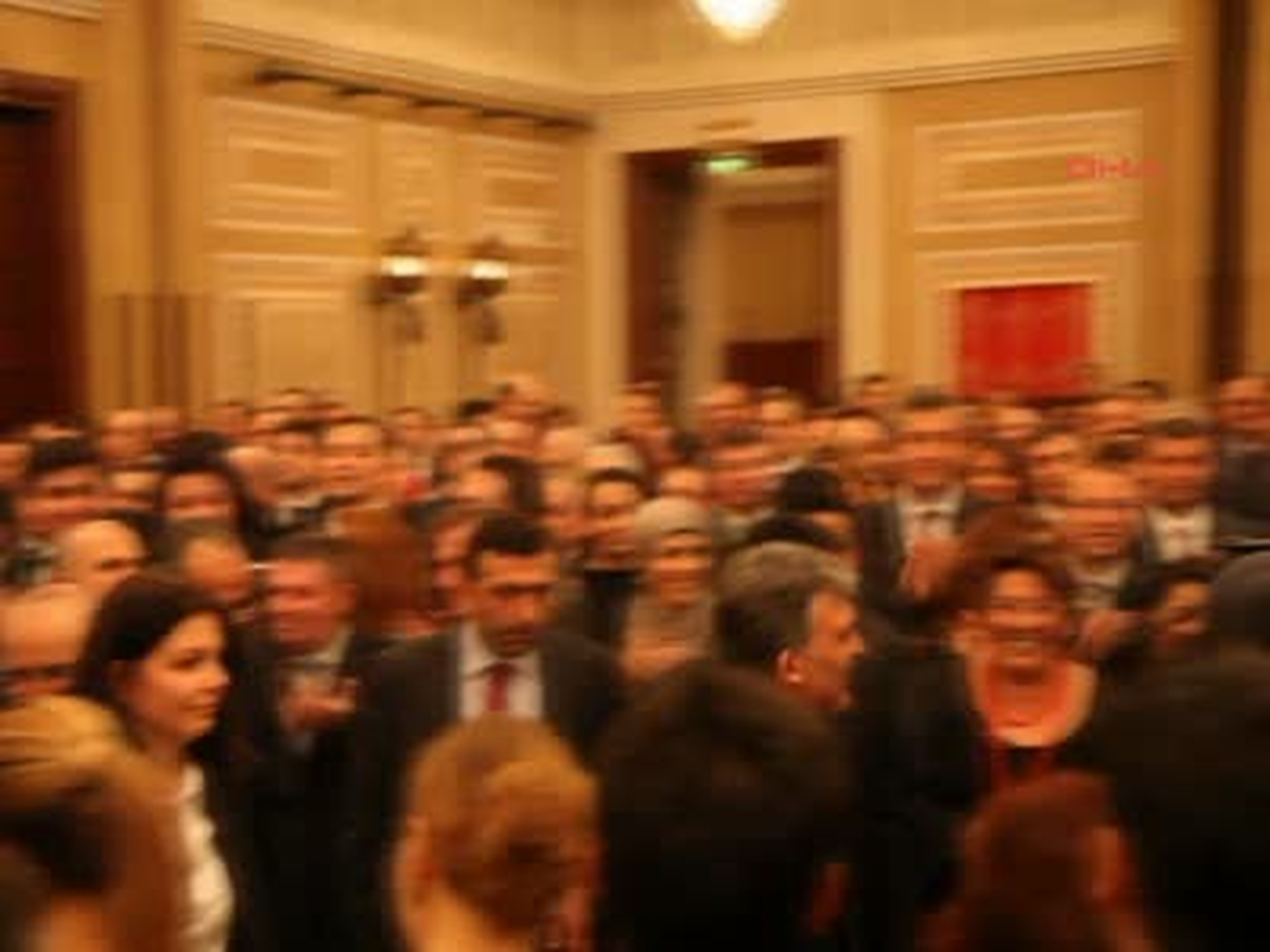 1 Gül, Dubai'de Türklerle Bir Araya Geldi