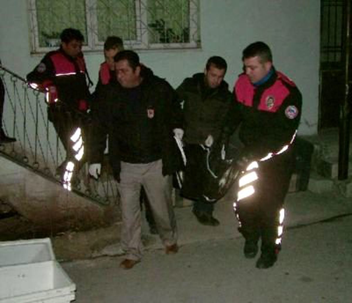 15 Yaşındaki Genç Kızın Sır İntiharı