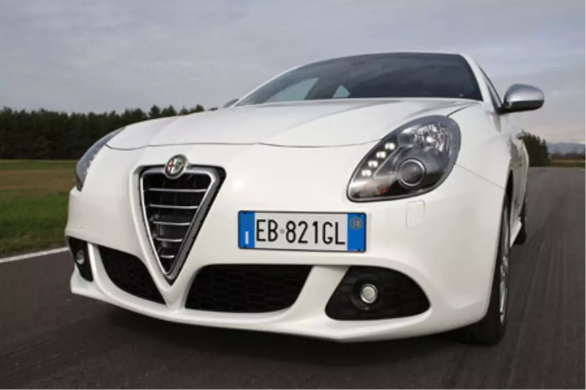 Alfa Romeo Giulietta\'yla Yükselişini Sürdürüyor!
