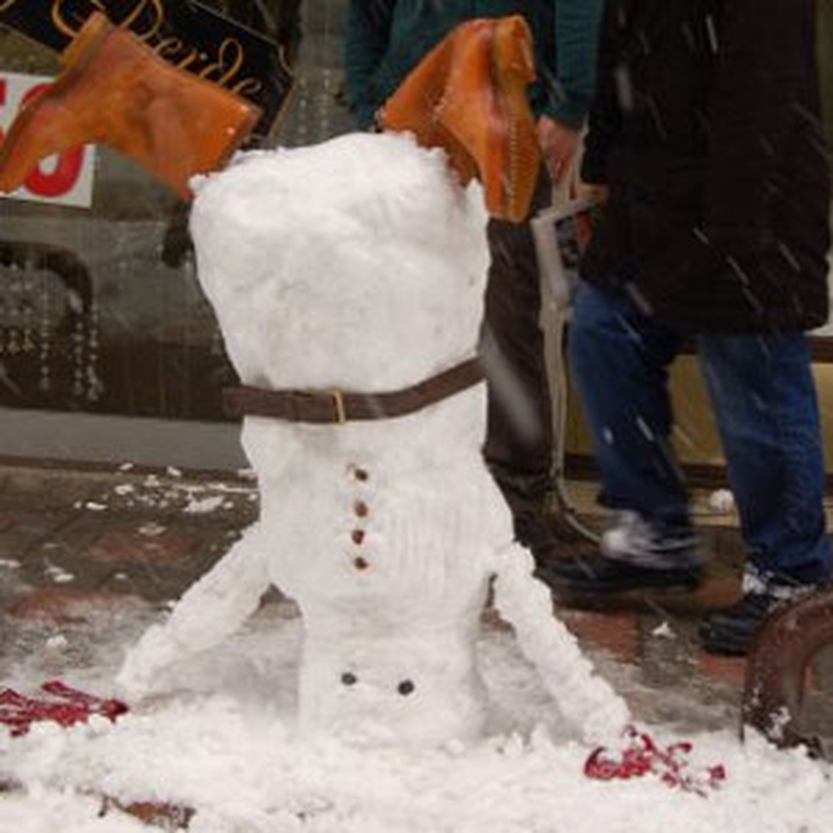 Amuda Kalkan Kardan Adam