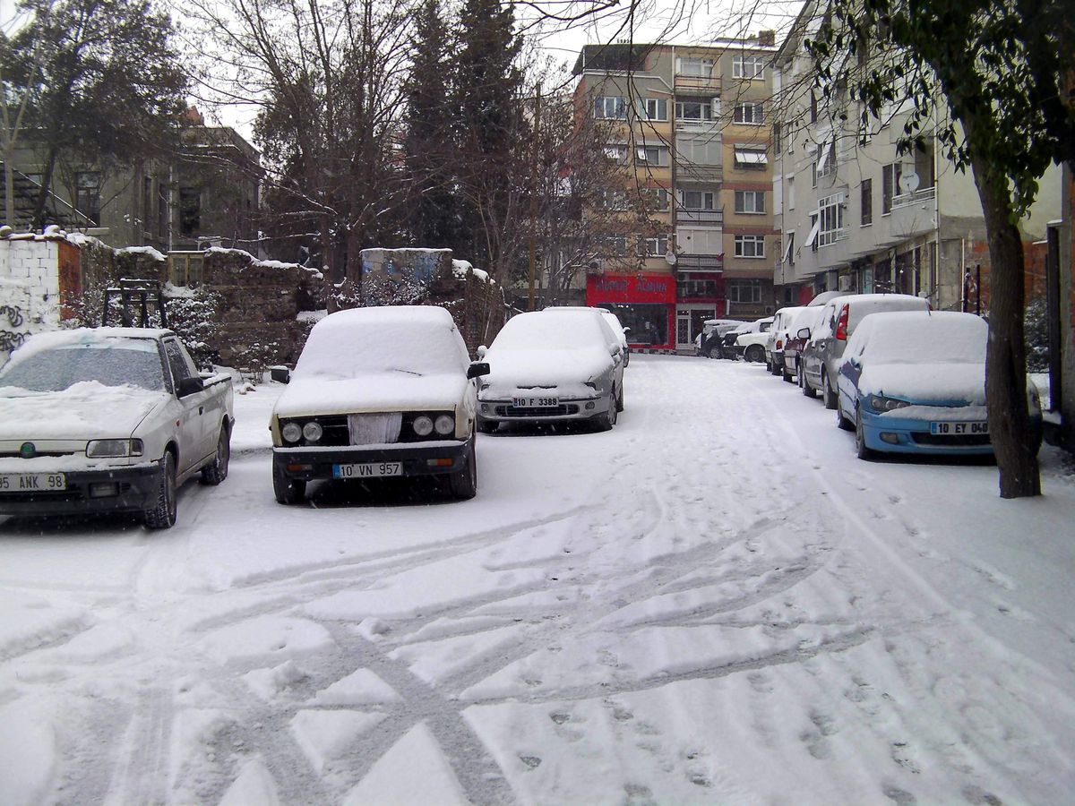 Balıkesir \'Kar\'la Uyandı
