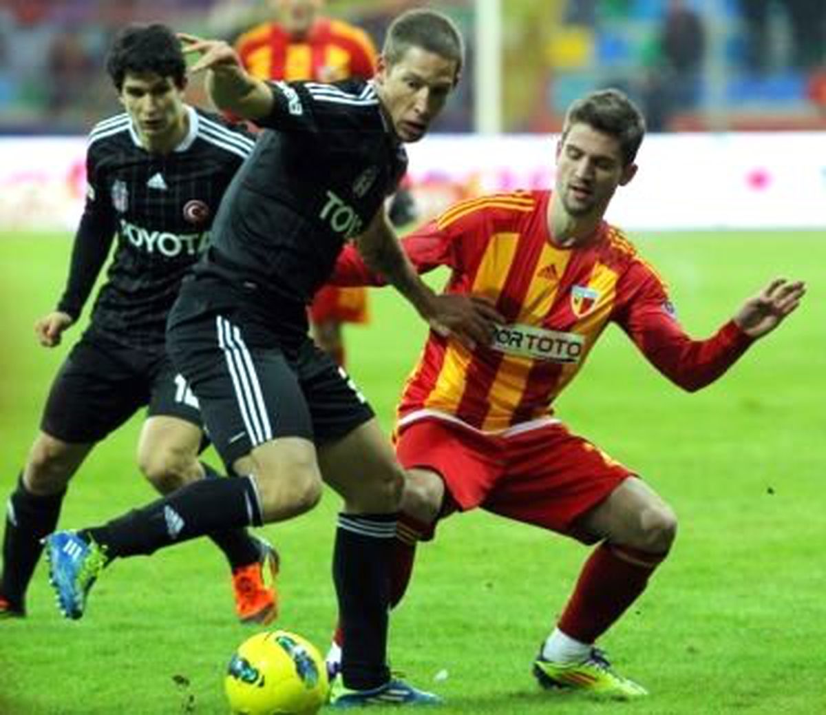 Beşiktaş\'a Kar Engeli