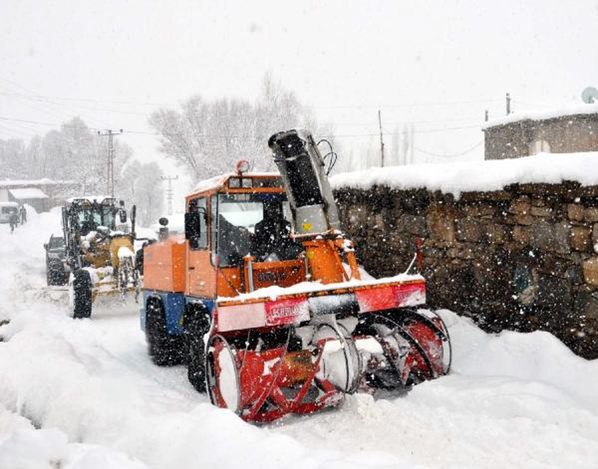Bitlis\'te 250 Köy Yolu Ulaşıma Kapandı