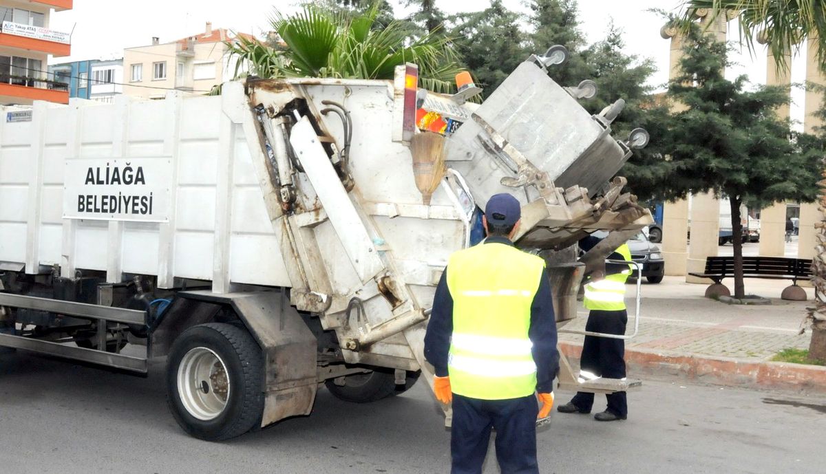 Caddeleri ve Sokakları Temiz Bir Aliağa