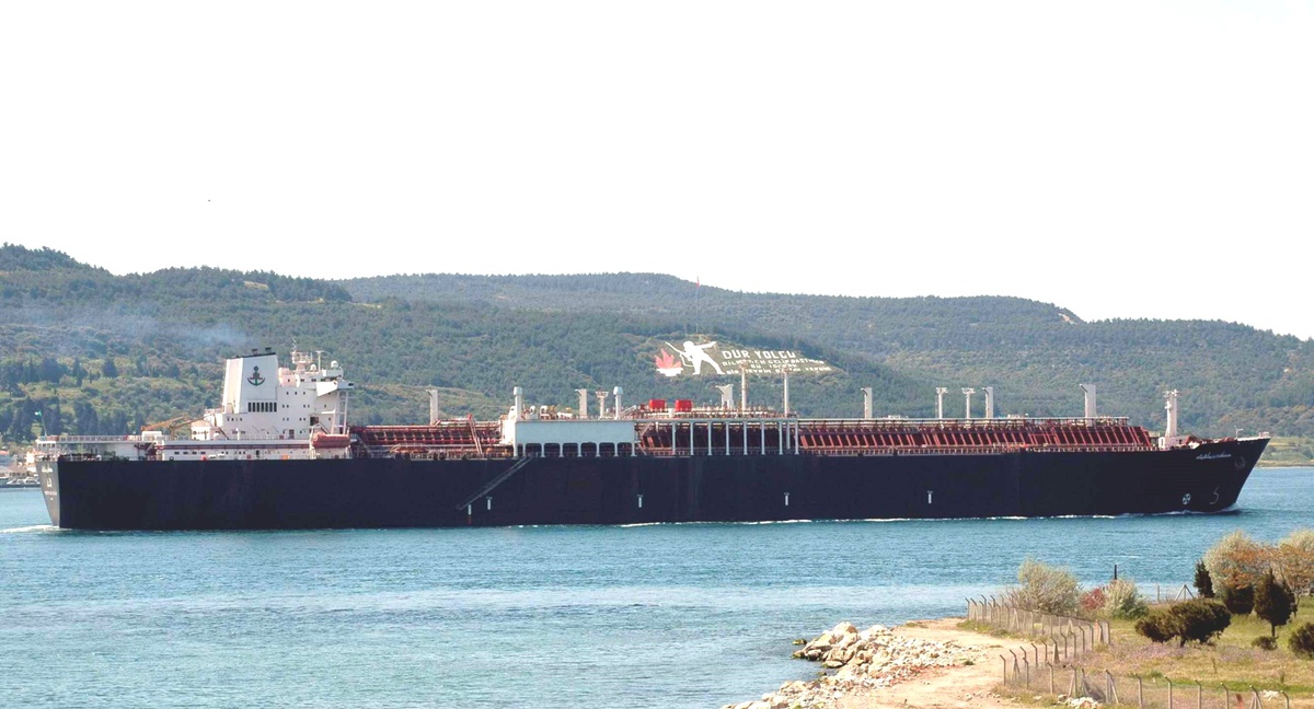 Çanakkale Boğazı 7 Saat Deniz Trafiğine Kapatıldı