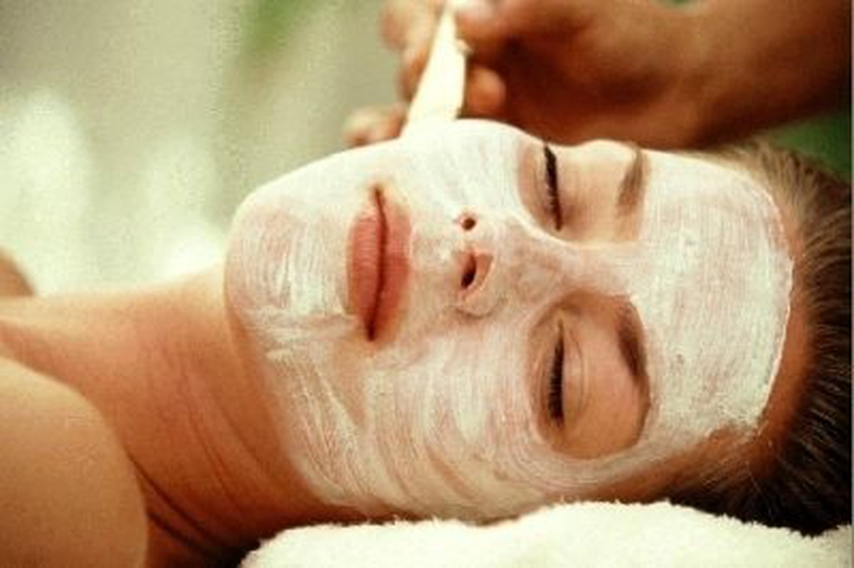 Cilt Lekelerine Karşı Etkili Çözüm: Enzimatik Peeling
