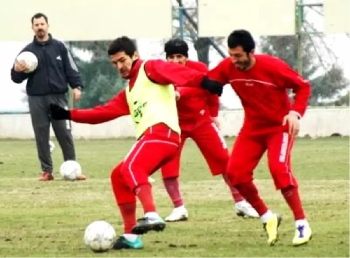 Denizli Belediyespor Moralsiz Başladı