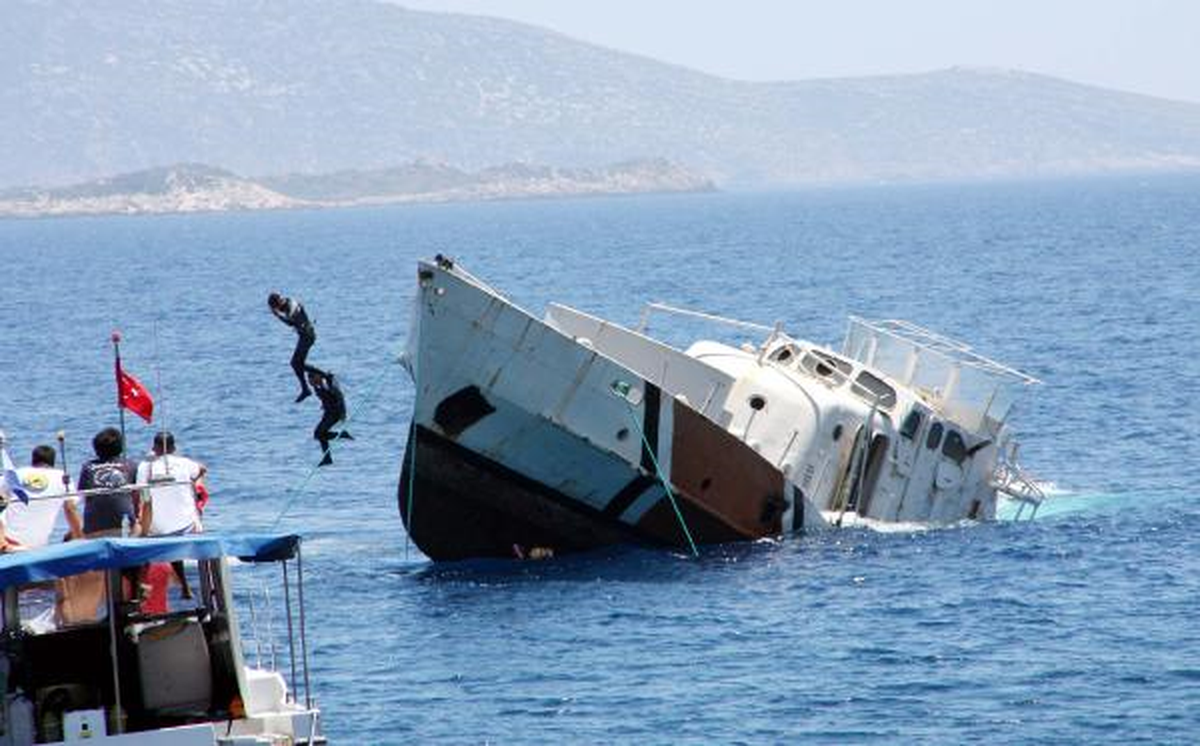 Fırtına, Kaş'taki Batığı 130 Metre Sürükledi