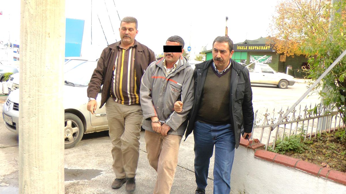 Garsonluk Yaparken Yakalandı