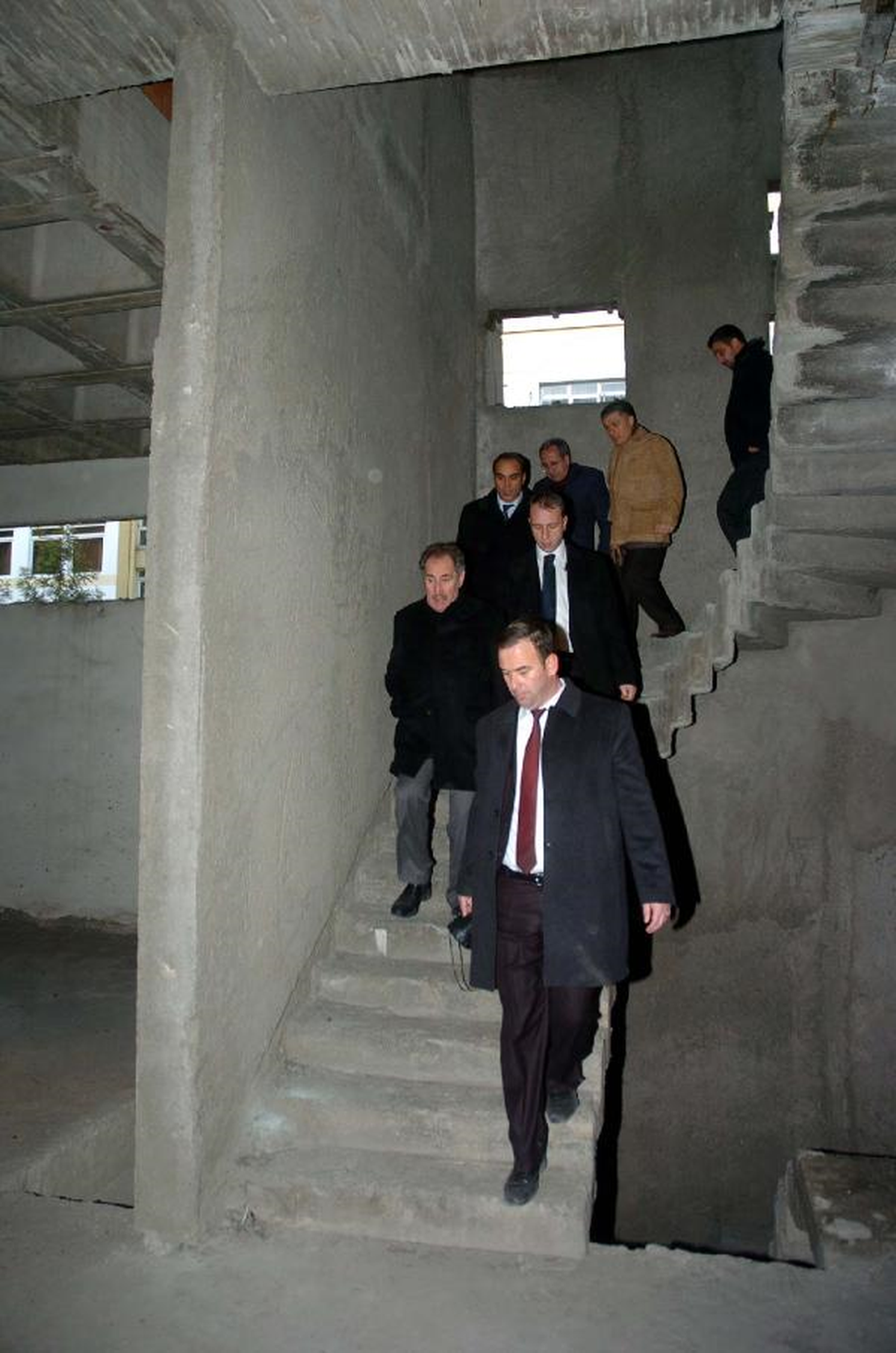 İzmir\'de Metruk Binalara Çözüm Aranıyor