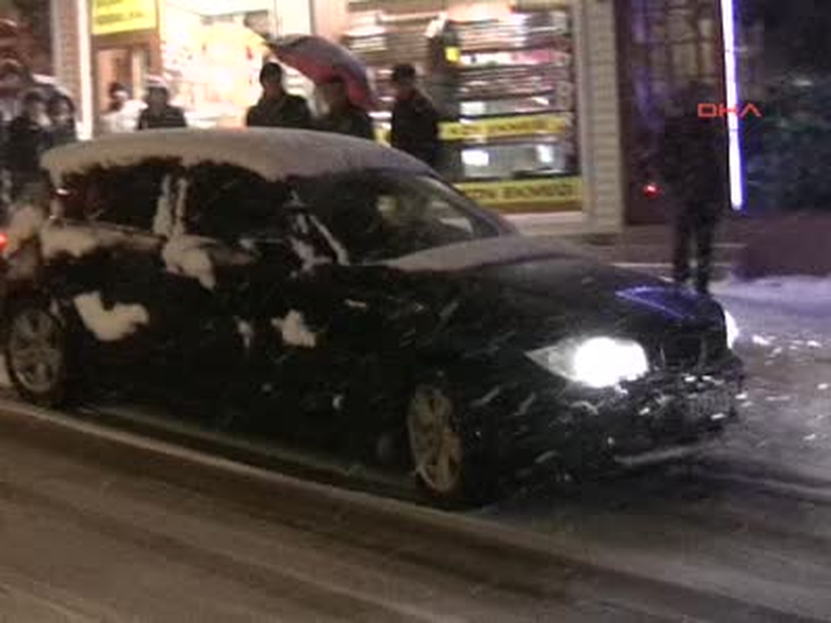 İzmit\'te 2 Saatlik Kar Kabusu: Kent İçi Trafik Felç Oldu