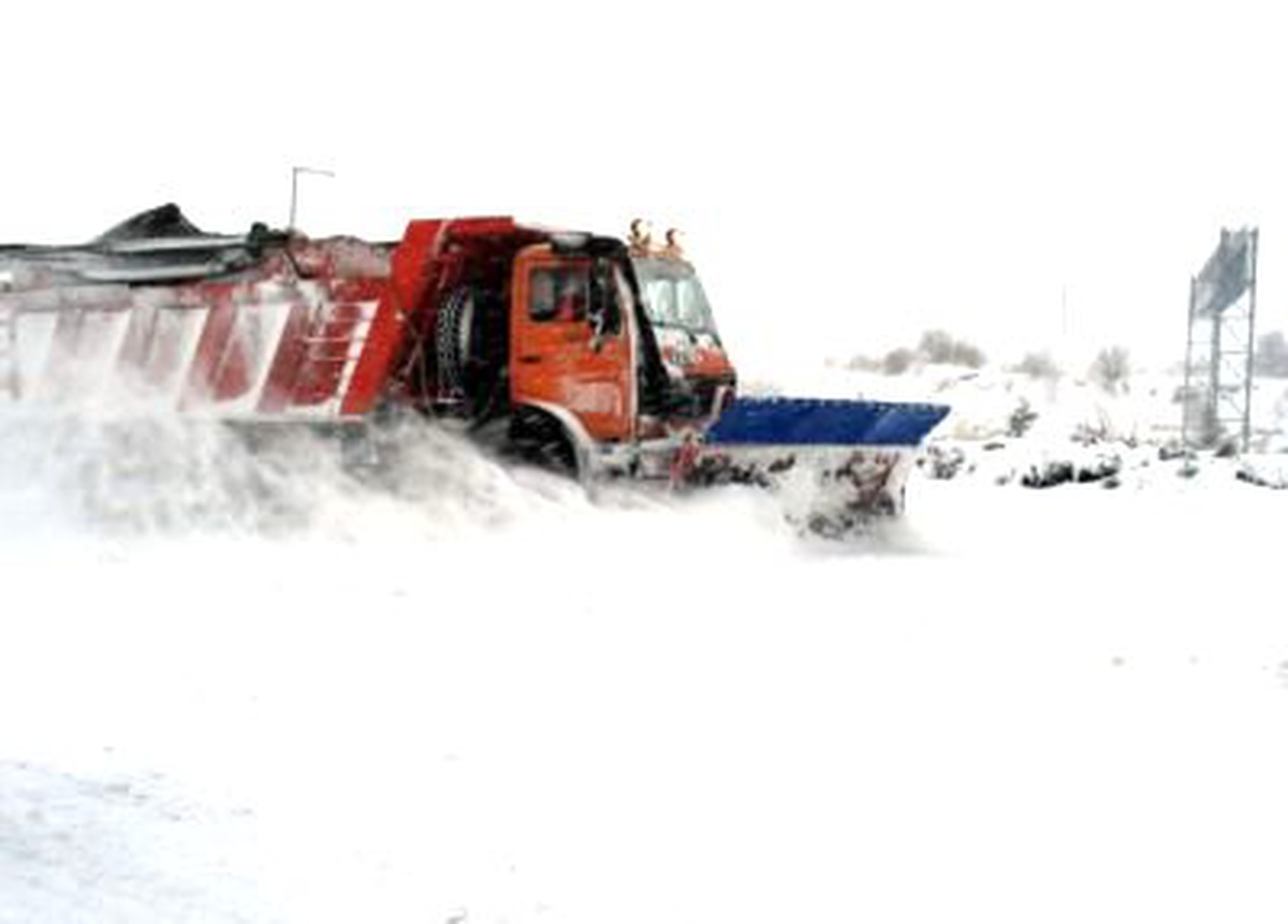 Kar, Nevşehir ve Kayseri'de Köy Yollarını Kapattı
