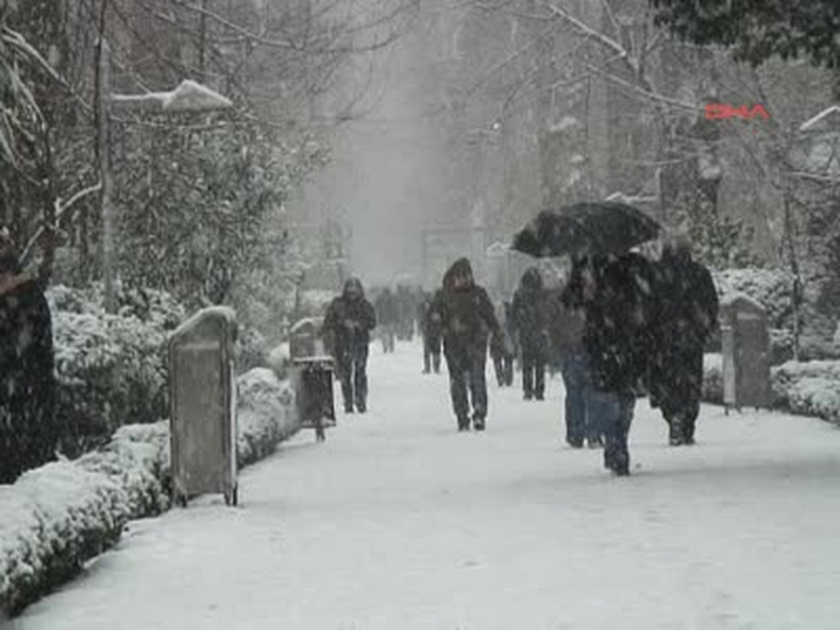Kartepe\'de Kar Kalınlıgı 2 Metreye Ulaştı