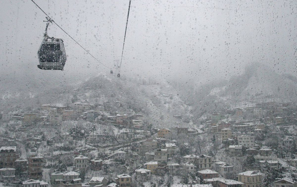 Kış Ortasında Teleferik Keyfi