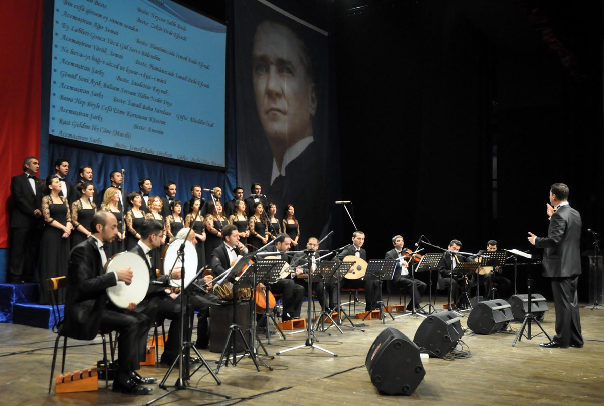 Köçekçeler Konserine Yoğun İlgi