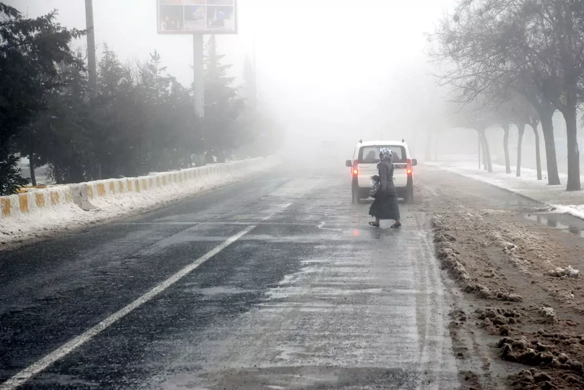 Midyat'ta Kar Yağışı Hayatı Olumsuz Etkiledi