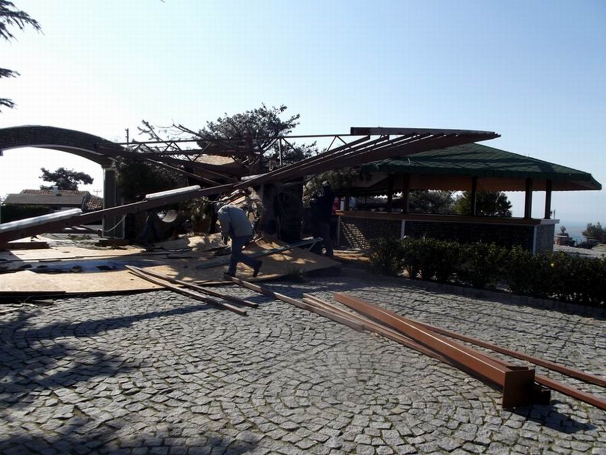 Şeytan Sofrası Fırtınaya Dayanamadı