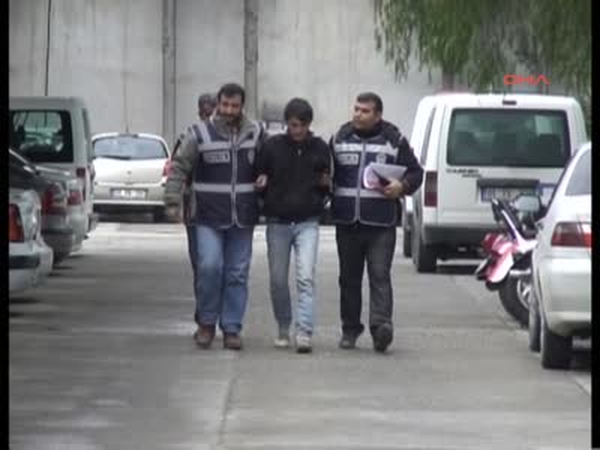 'Ters Bakma' Kavgasında Başından Bıçaklandı