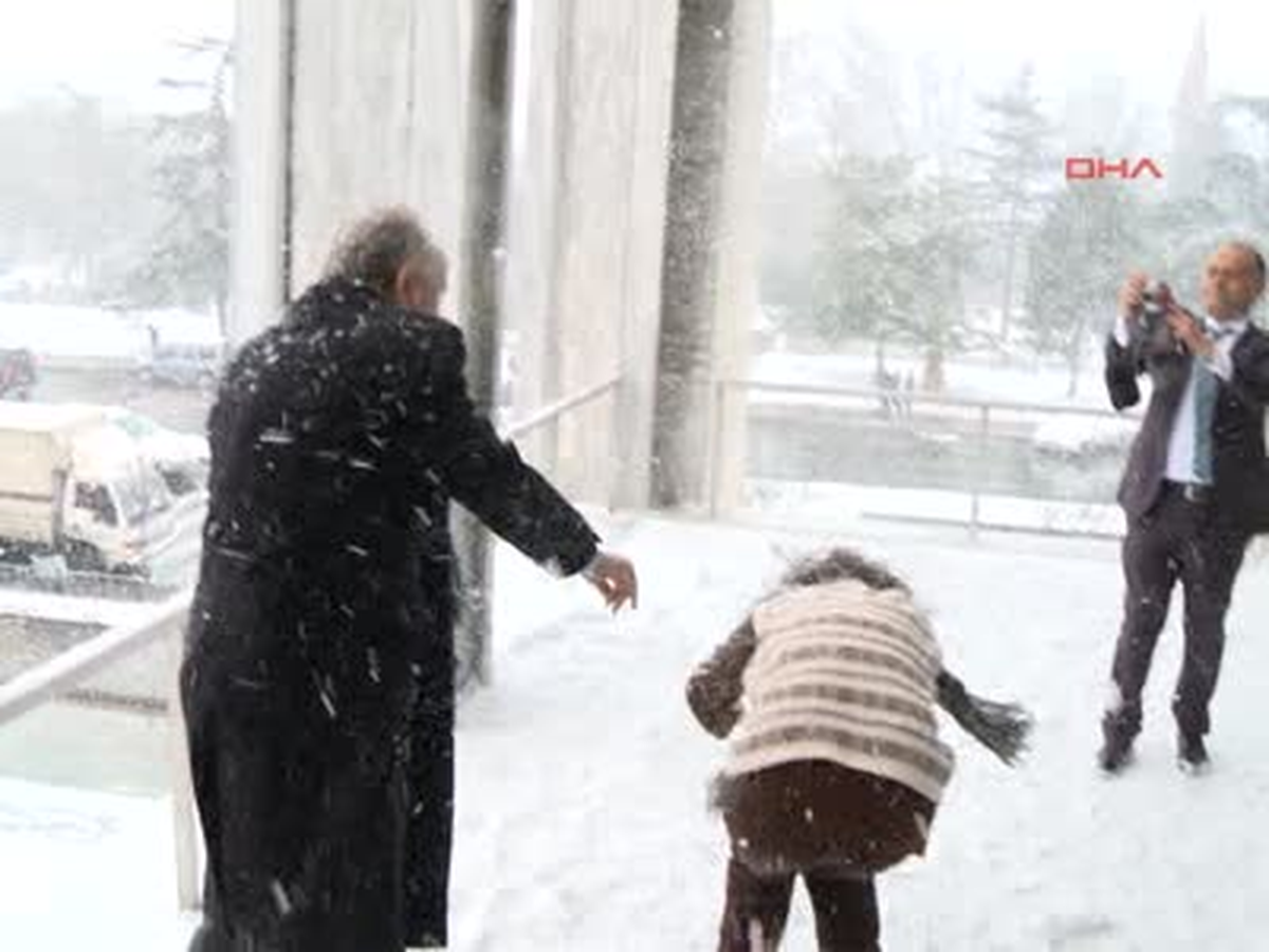 Topbaş\'ın Kartopu Keyfi