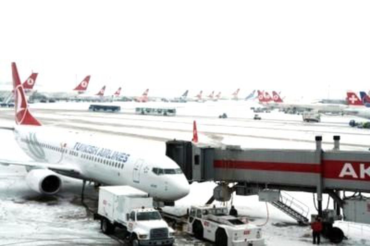 Uçaklar Sabiha Gökçen\'e İnemedi