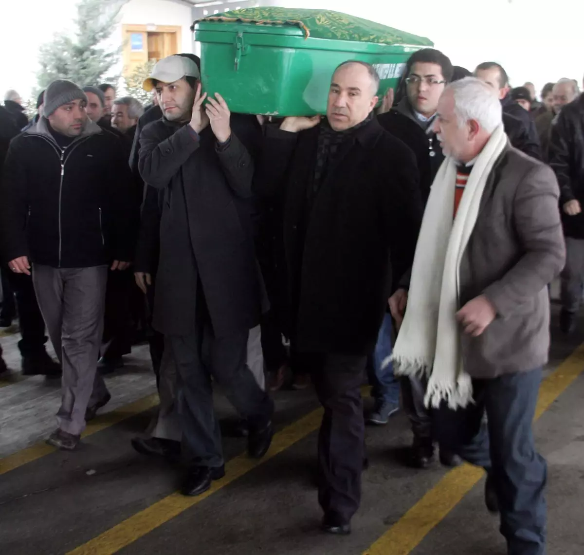 Yetişkin Ailesinin Acı Günü