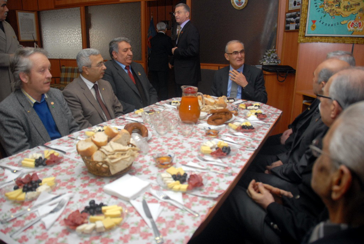 Yılmaz\'dan Anlamlı Ziyaret