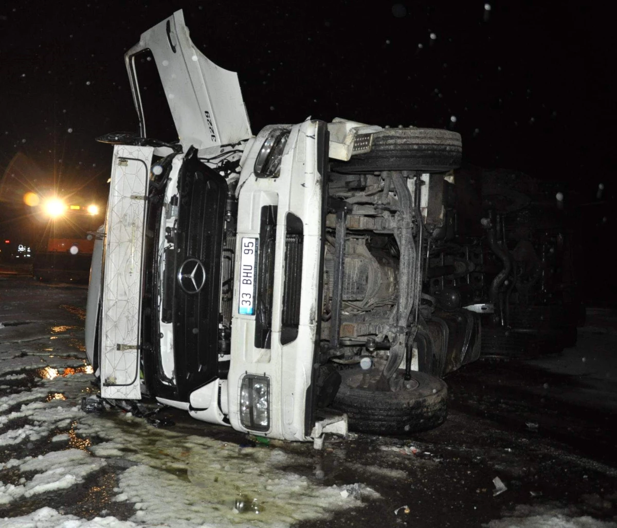 Yollar Buzlandı, Kazalar Peş Peşe Geldi