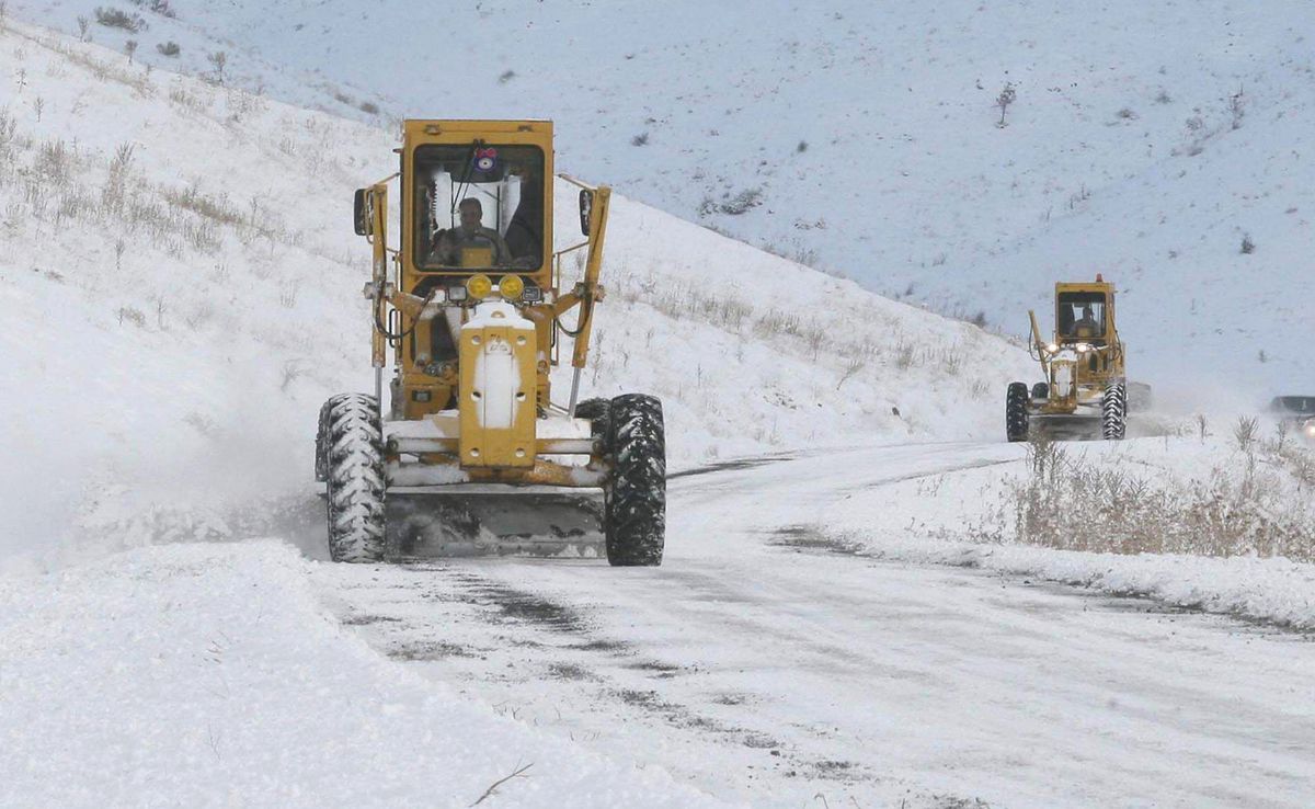 Yozgat\'ta 100 Köy Yolu Ulaşıma Kapandı