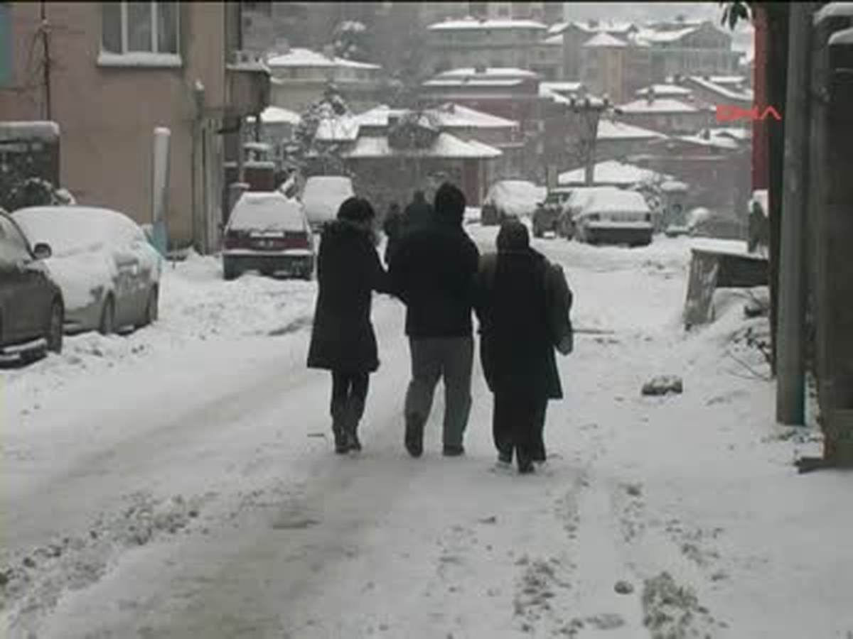 Zonguldak\'ta Kar Ulaşımı Aksatıyor