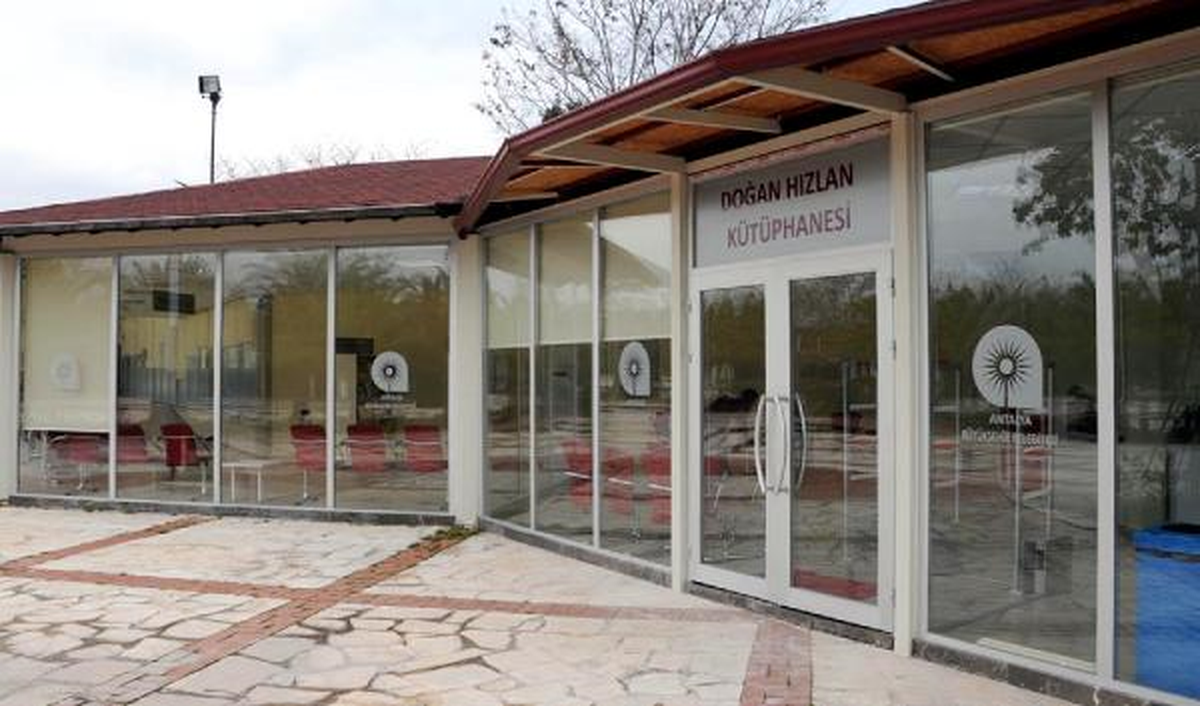 Antalya\'da \'Doğan Hızlan Kütüphanesi\' Açılıyor