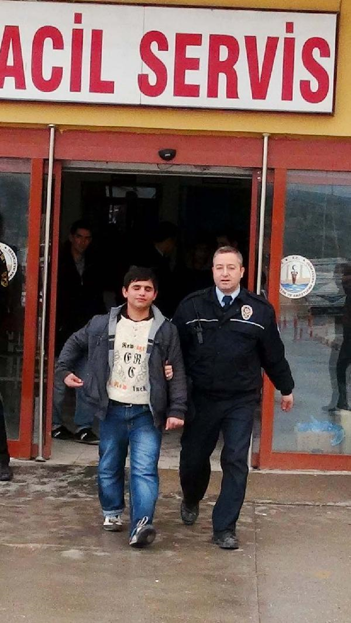 Apartmanda 'Bıçak' Korkusu Yaratan Gençler Gözaltına Alındı
