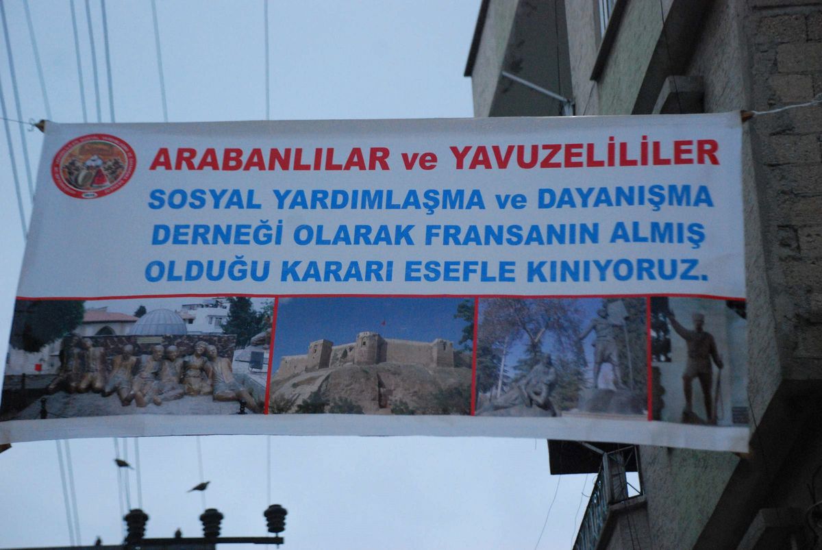 Arabanlılar ve Yavuzelliler Derneği Fransa\'ya Tepki Gösterdi