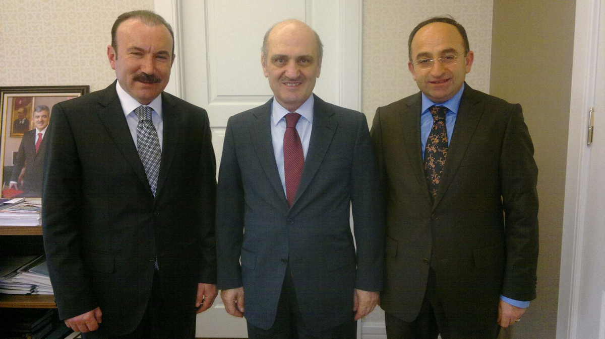Bakan Bayraktar'dan, Nevzat Doğan'a Övgü Dolu Sözler