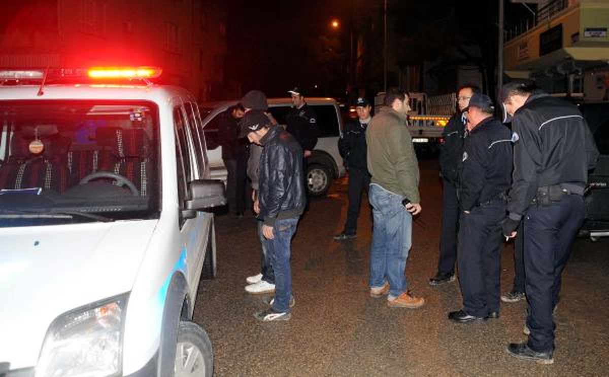 Bakkaldan Hırsızlığa 2 Gözaltı