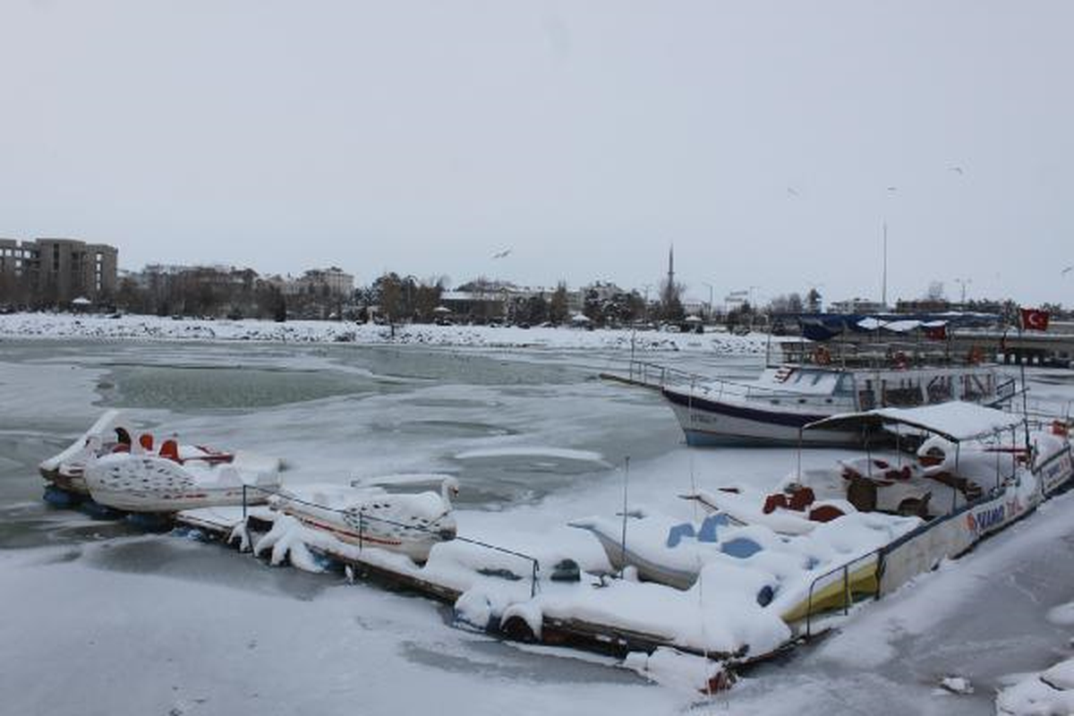 Beyşehir Gölü Dondu