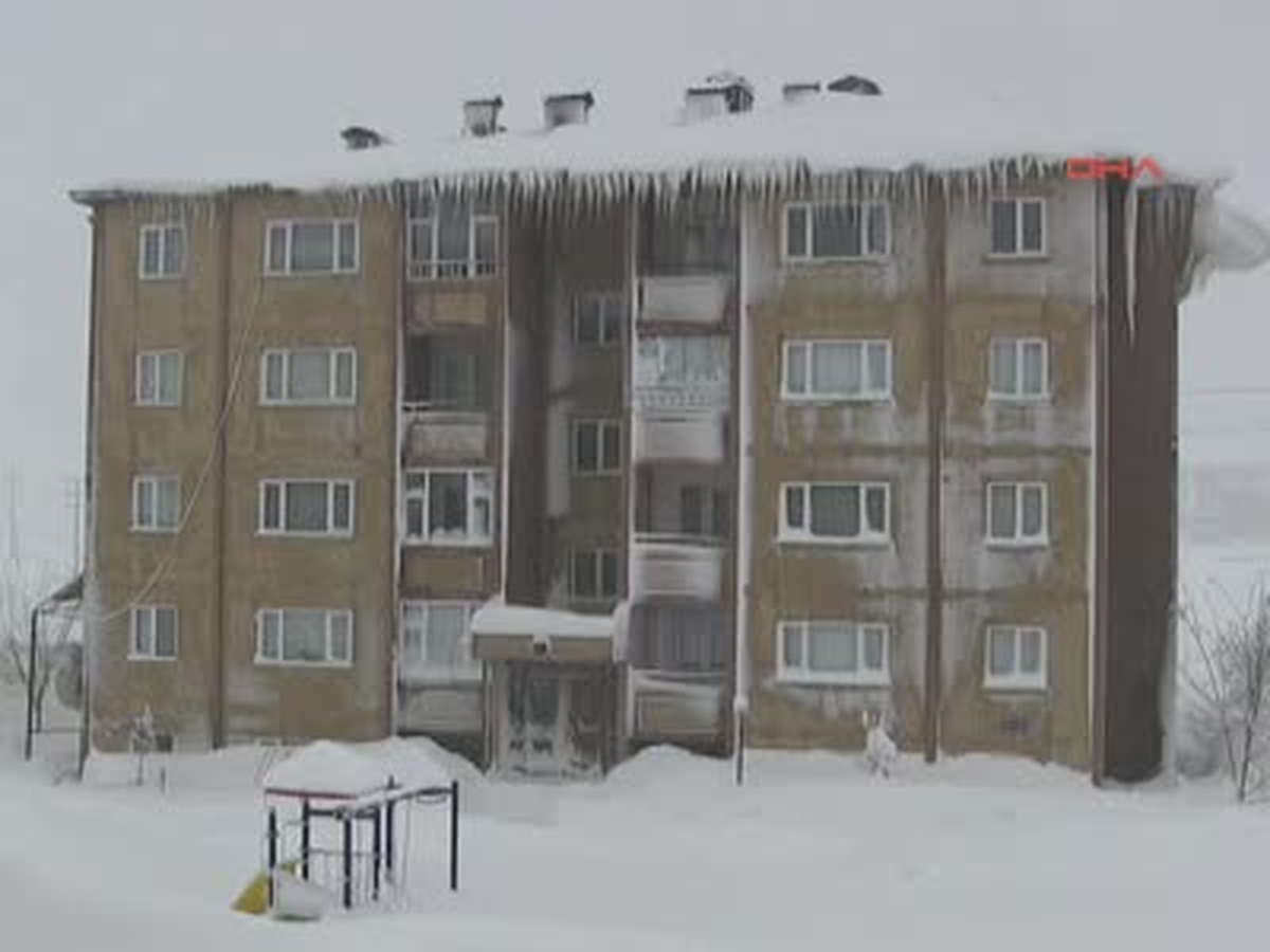 Bitlis Kara Gömüldü, 302 Köy Yolu Kapandı