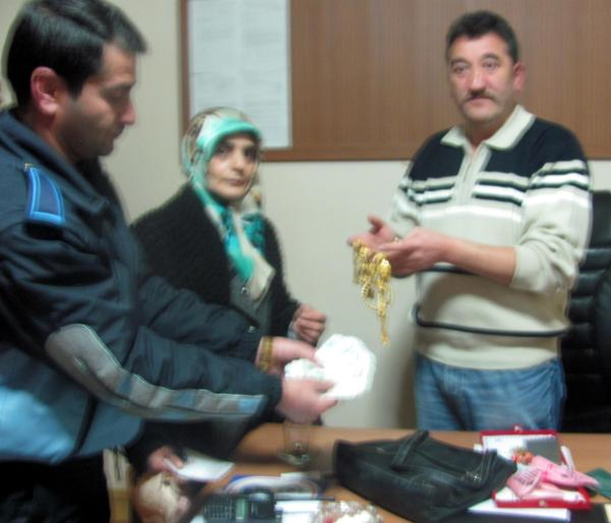 Bulduğu Yarım Kilo Altını ve Parayı Sahibine Teslim Etti