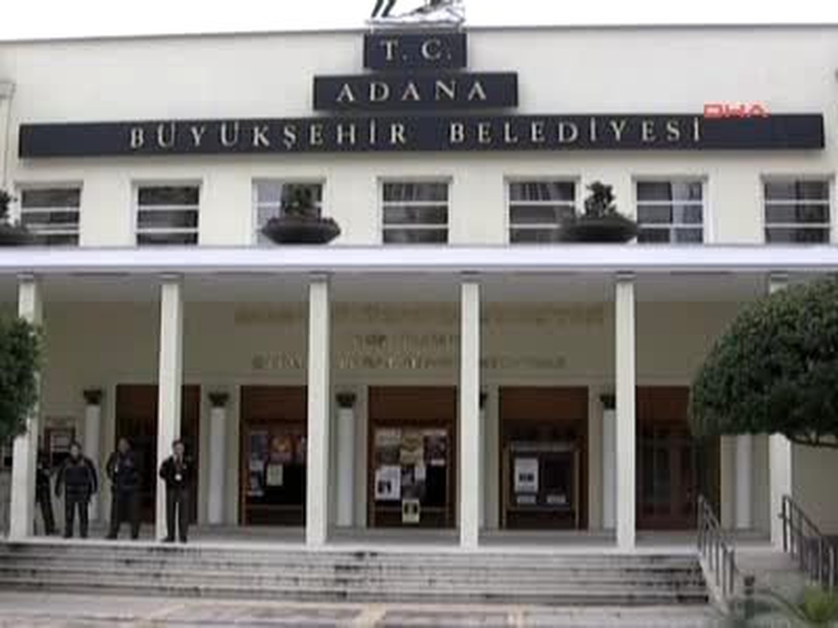Büyükşehir Belediyesine Operasyon 14 Gözaltı