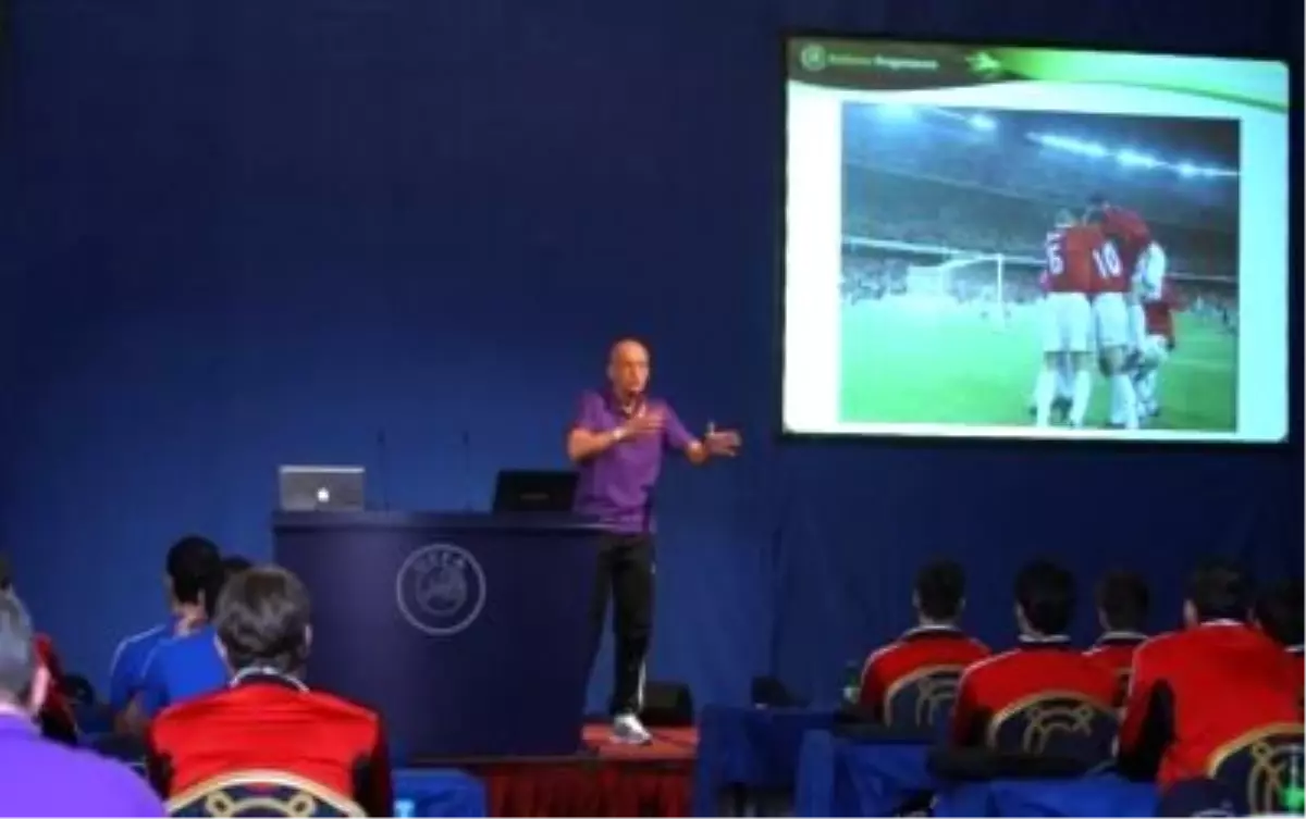 Collina, Tecrübelerini Hakemlerle Paylaştı