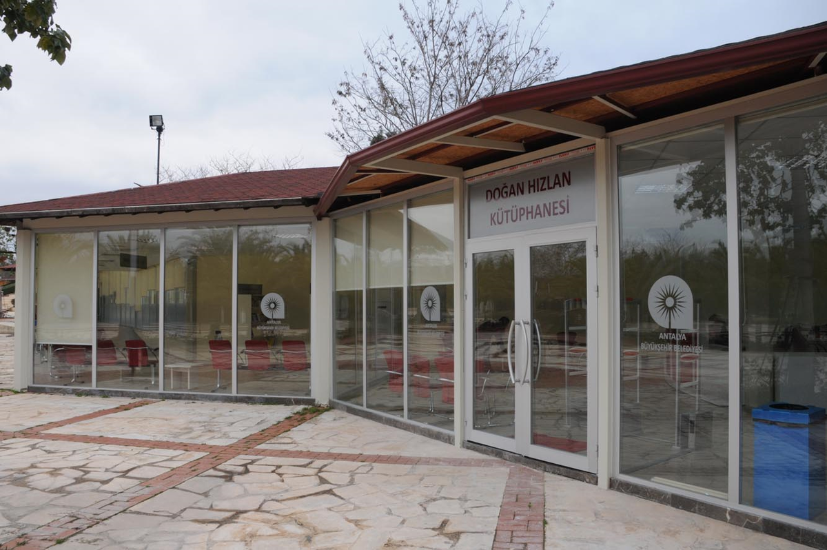 Doğan Hızlan Kütüphanesi Açılıyor