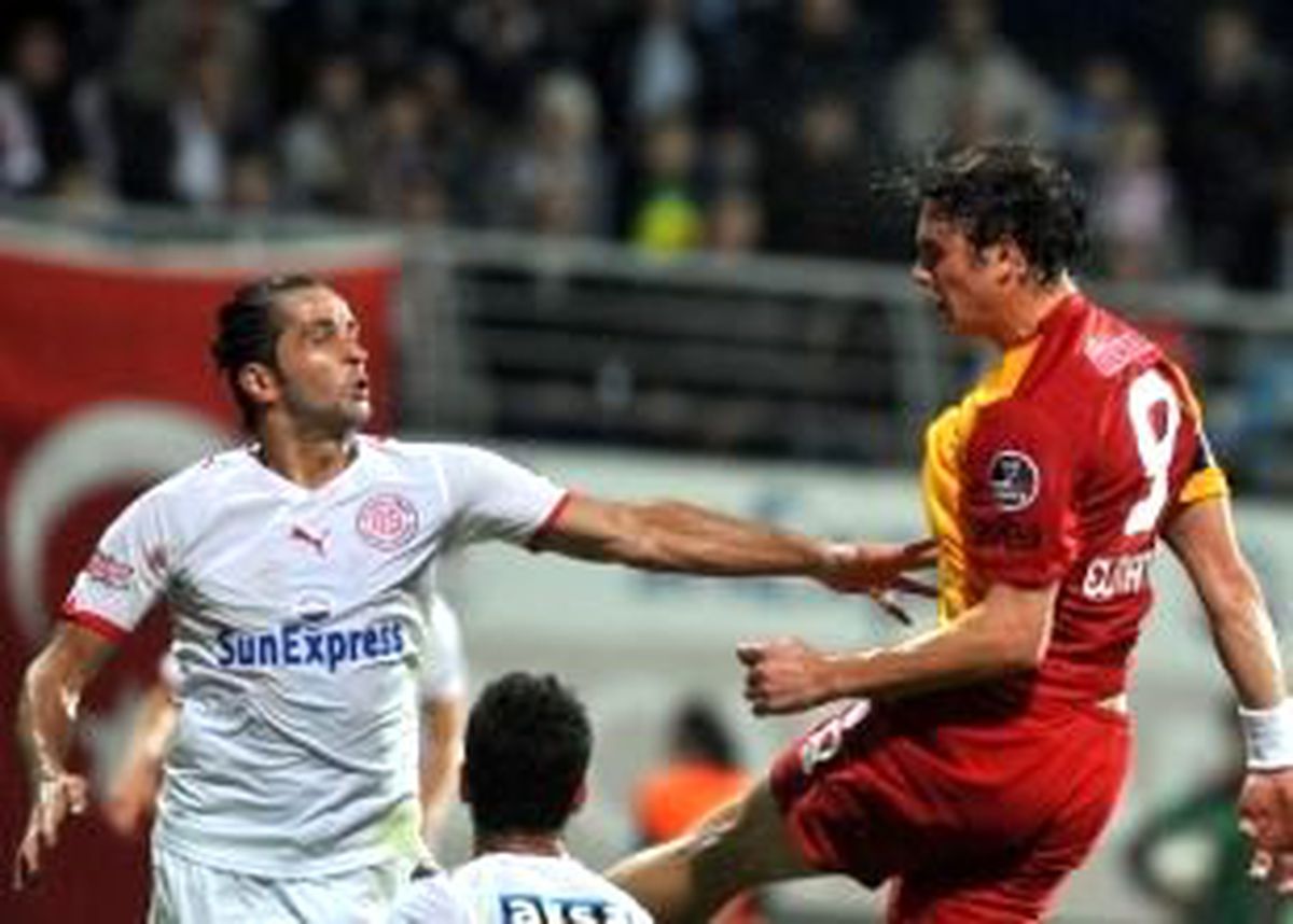 Aslan\'ın Antalya Mesaisi