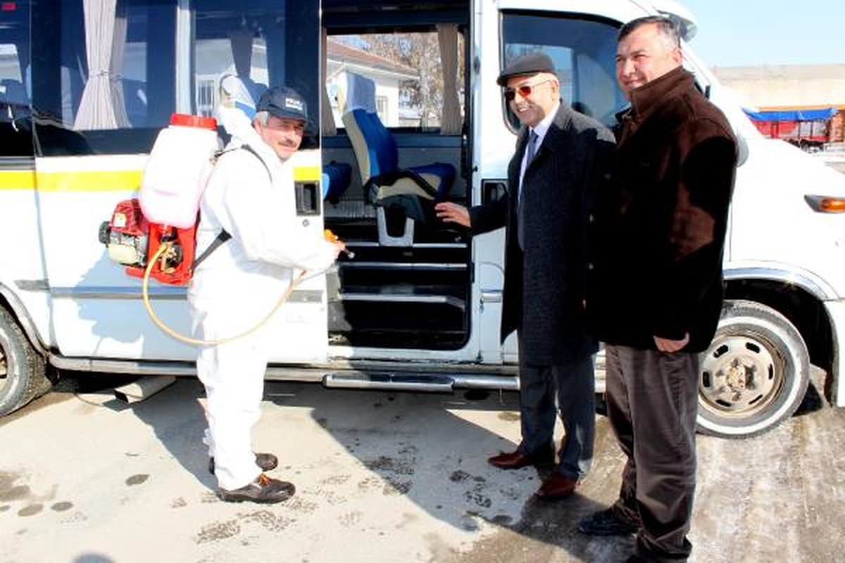 Gribal Enfeksiyona Karşı Minibüs ve Taksiler İlaçlanıyor