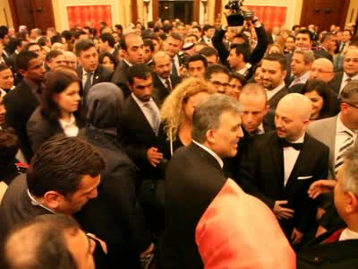 Gül, Dubai\'de Türklerle Bir Araya Geldi