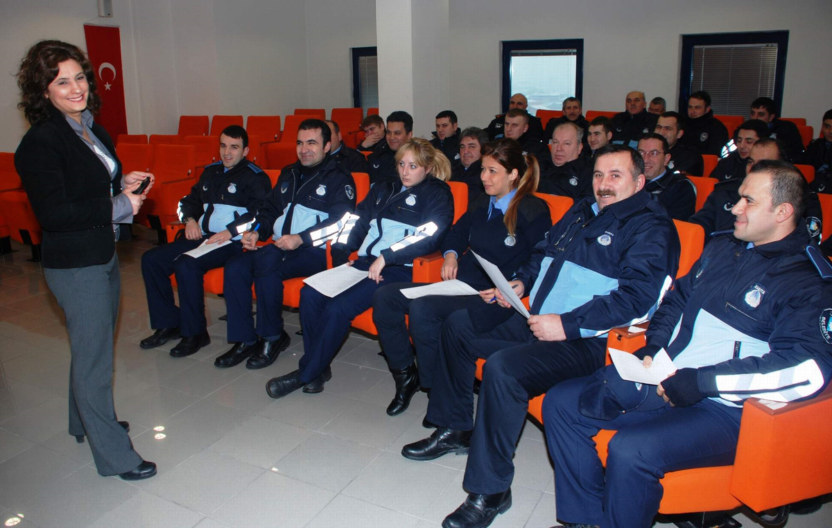 İzmit Belediyesi Zabıta Personeli Eğitimden Geçti