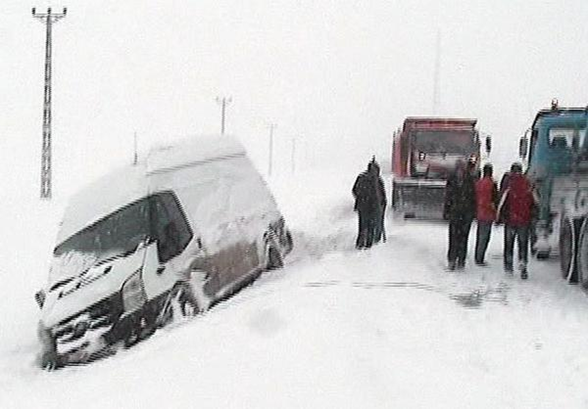 Kar Doğu'da 1661 Köy Yolunu Kapattı (2)