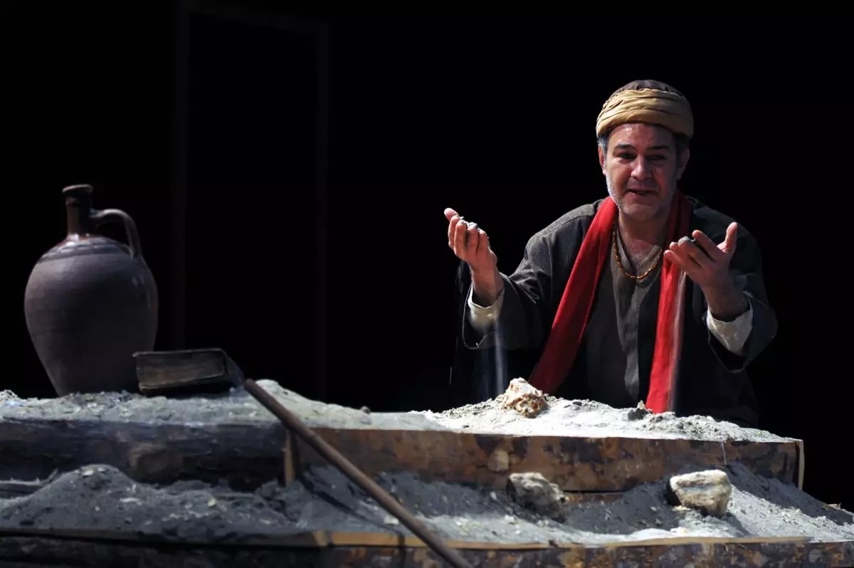 Kbt \'Yunus Emre Aşk Ateşi\' Adlı Oyunu Sahneledi