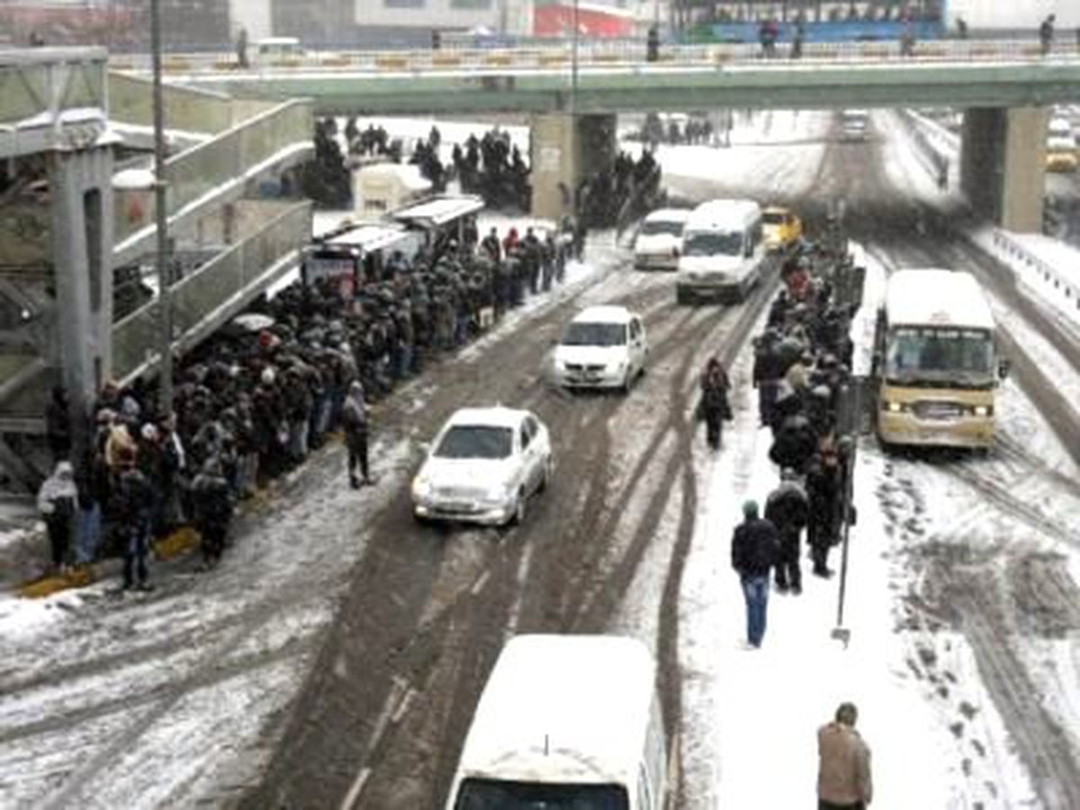 Küçükçekmece\'den Topkapı\'ya Metrobüs Seferleri Yapılamıyor (1)