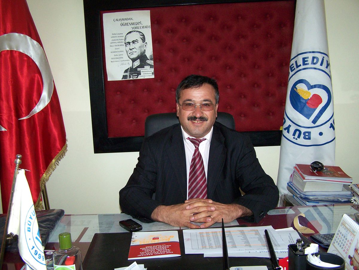 Mezarlık Yararına Deve Güreşi Yapılacak