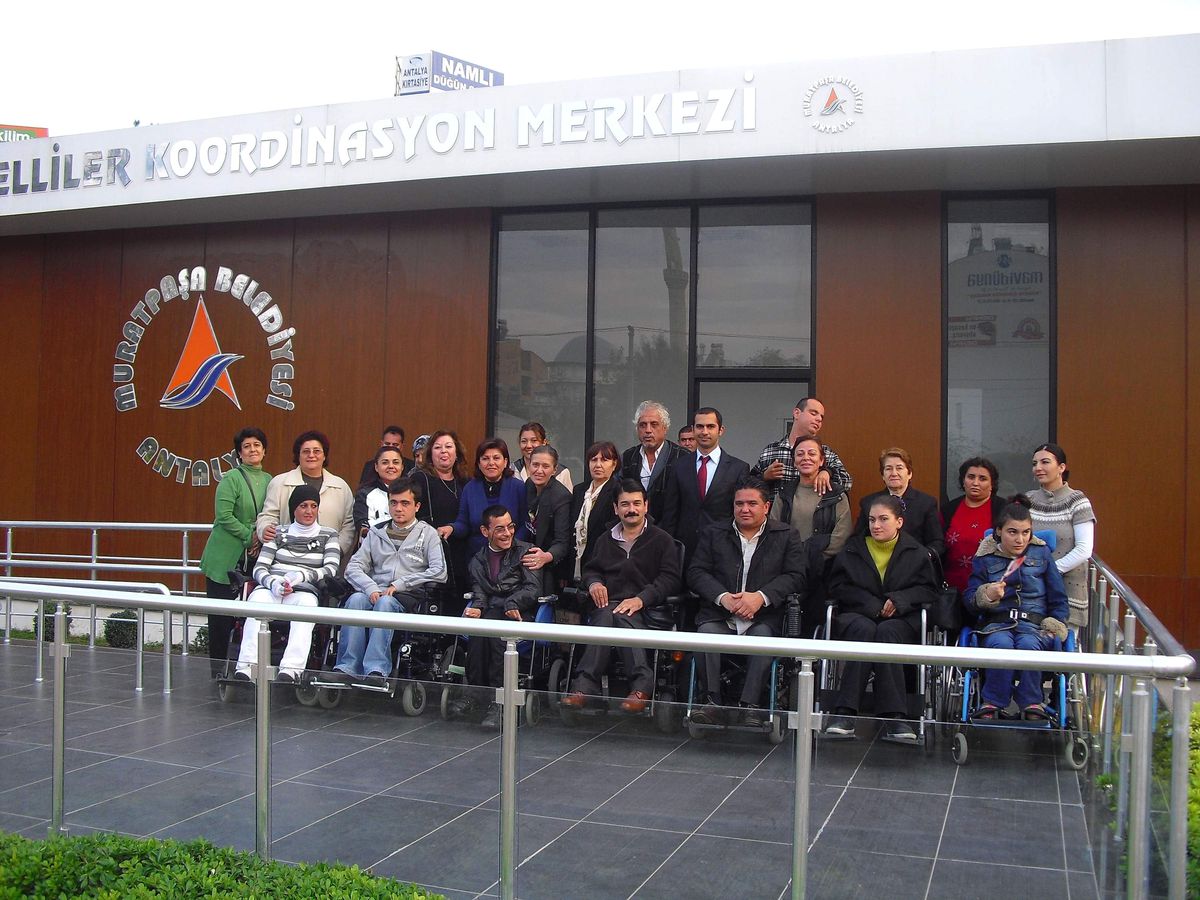 Muratpaşa Belediyesi\'nden Engellilere Destek